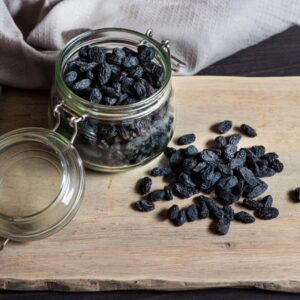 Black Grapes (Raisins)